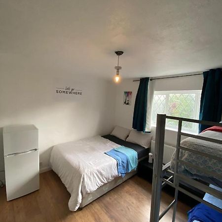Private Room In London Exterior photo